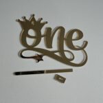 Topper akrylowy boczny One z koroną