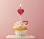 Świeczka piker Serce Diament, czerwone, 10.5x3.5 cm - obrazek 2