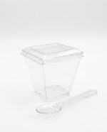 Pucharki plastikowe do deserów 
200 ml z łyżeczką. 5 szt